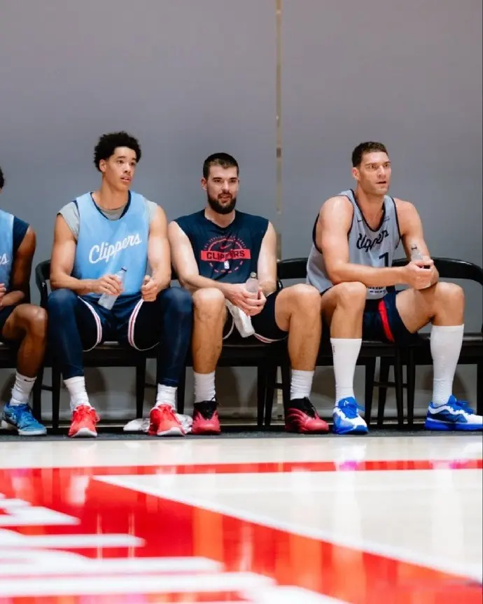 三大中锋首, amp