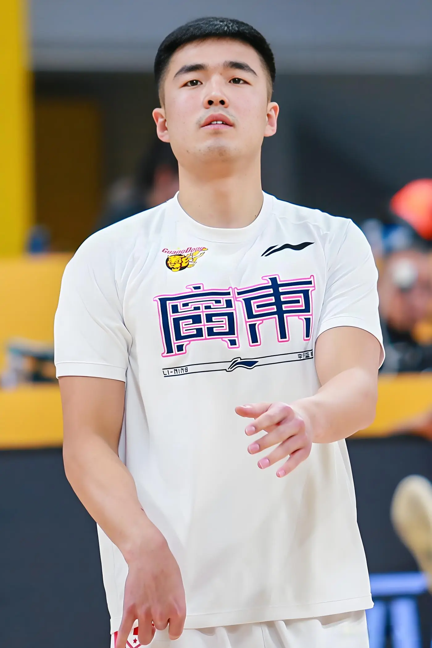 他是今年夏, div